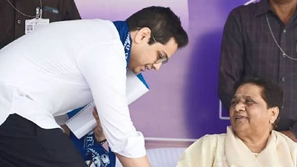 मायावती ने उम्मीदवार चयन पर दी सफाई, बोलीं- अंतिम फैसला मैं कर रही हूं, आकाश आनंद को लेकर अफवाहों पर न दें ध्यान