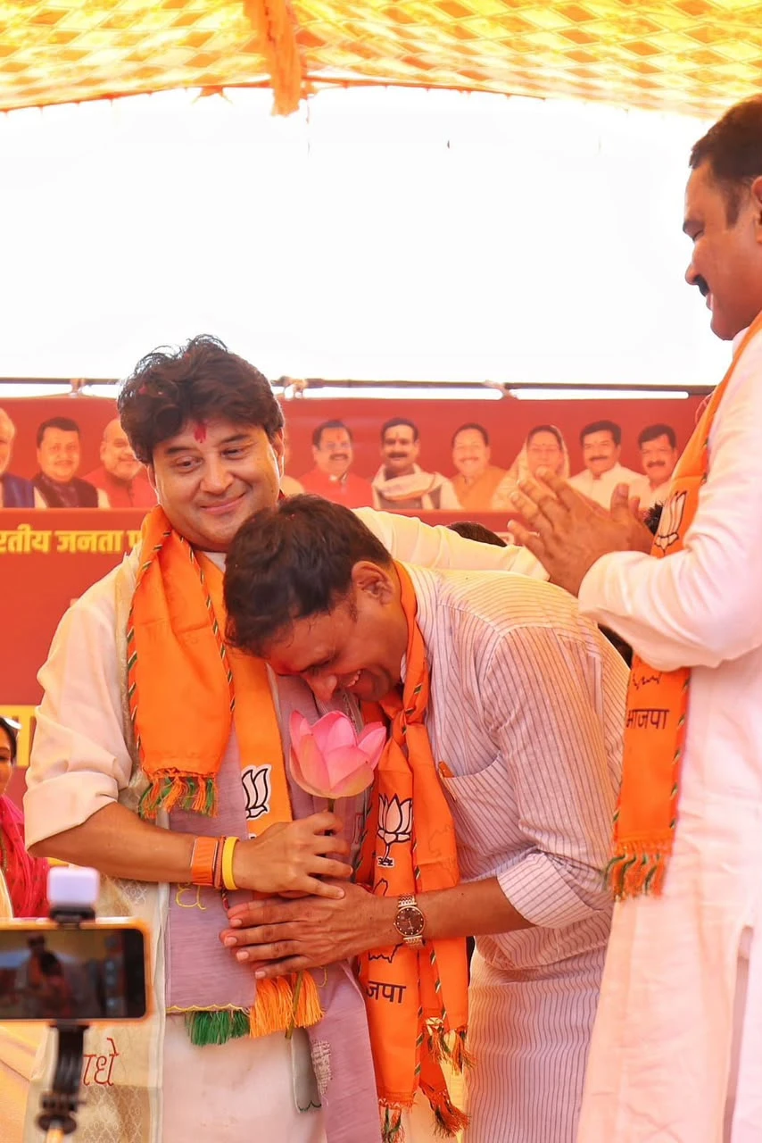 दतिया उपचुनाव में सिंधिया की हुंकार, बोले—'दतिया ने ठाना है, नरोत्तम-आशुतोष की जोड़ी को जिताना है'