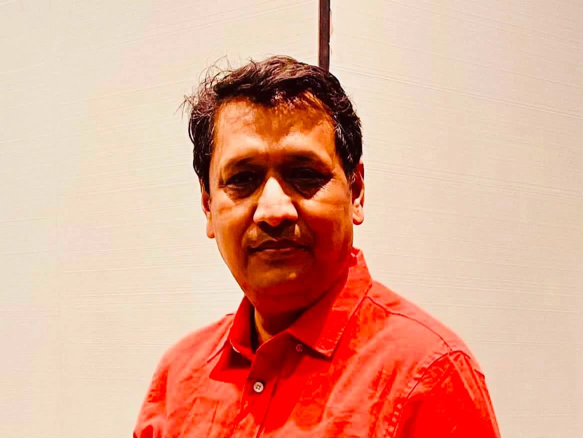 संजय सिन्हा का टीवी एंकरों पर तीखा हमला, बोले- कैमरे पर दिखना और पत्रकार होना अलग बातें
