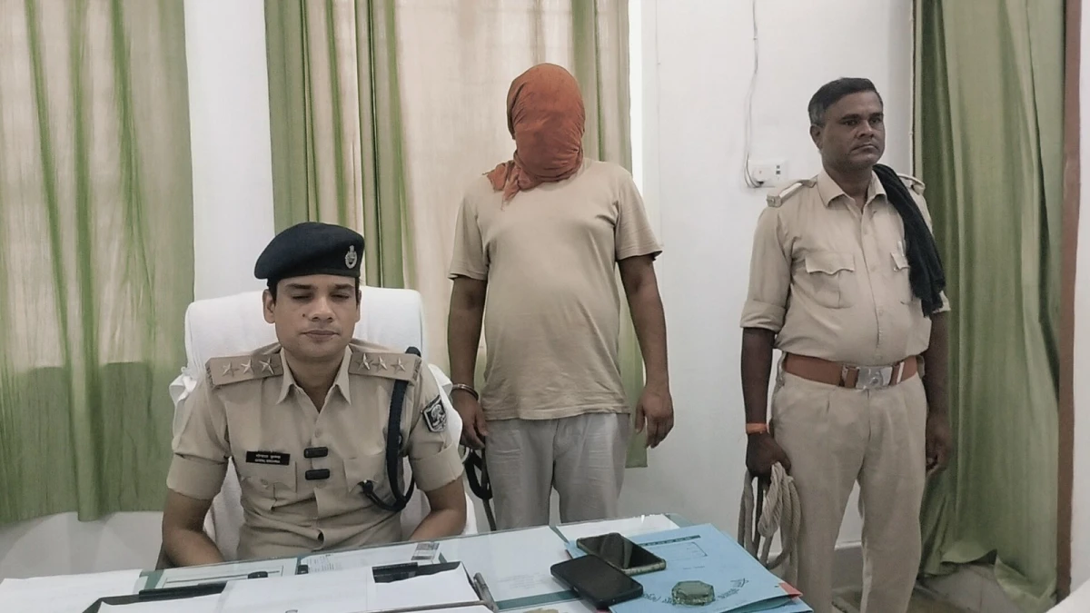 SMUGGLER ARRESTED WITH 155.75 GRAMS OF HEROIN