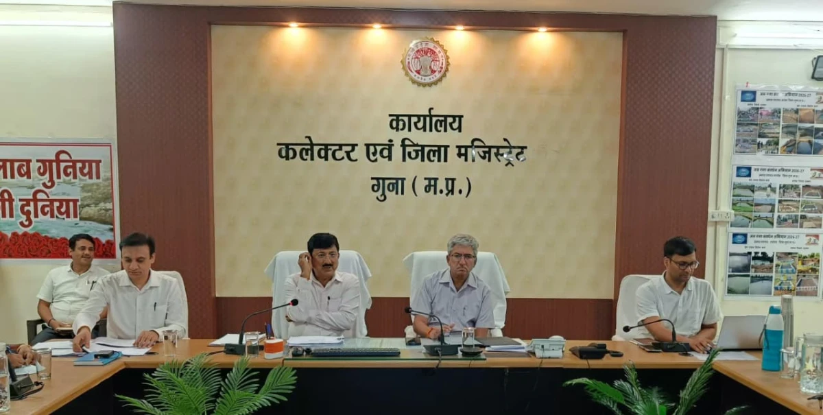 सीएम हेल्पलाइन, स्वास्थ्य और रोजगार पर संभागीय आयुक्त सख्त, अधिकारियों को दिए समयबद्ध कार्य के निर्देश
