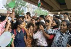 इंदौर में छात्रों का जश्न, धर्मेंद्र प्रधान के इस्तीफे के बाद ढोल-नगाड़ों पर थिरके; मिठाई बांटी, पटाखे फोड़े