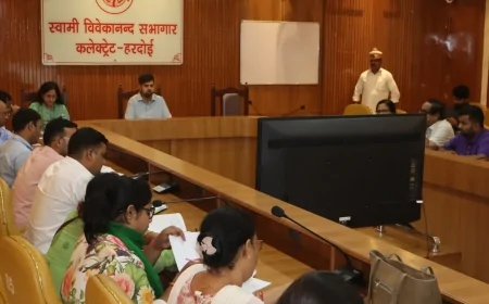 कुपोषण पर डीएम का सख्त रुख, खराब प्रगति पर जताई नाराजगी