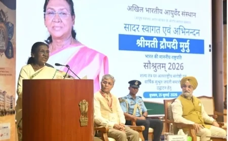 चिकित्सक नैतिकता और रोगियों के प्रति सेवा के संकल्प पर अडिग रहें: मुर्मु