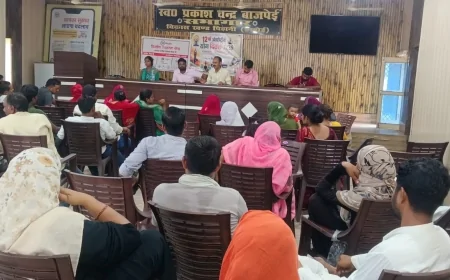 ब्लॉक पिहानी के सभागार में स्वयं सहायता समूह की महिलाओं को दी गई बैंकिंग एवं वित्तीय साक्षरता की जानकारी