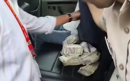दतिया उपचुनाव: गोराघाट थाना क्षेत्र में स्कॉर्पियो से लगभग 21 लाख रुपये बरामद