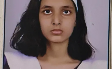 सुभाष चन्द्र बोस पी.जी. कॉलेज की पूर्व शिक्षक की सुपुत्री दीक्षा सिंह ने नीट में गाड़े सफलता के झंडे, क्षेत्र में खुशी की लहर