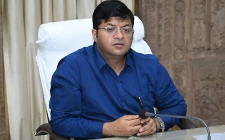 चरनोई भूमि को निजी दर्ज कराने के मामले में कलेक्टर ने की कार्यवाही