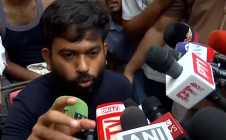 कॉकरोच जनता पार्टी का इंस्टाग्राम अकाउंट बैन, संसद मार्च हिंसा पर कार्रवाई तेज; अभिजीत दीपके ने केंद्र पर साधा निशाना