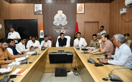 प्रभारी मंत्री ए.के. शर्मा ने विकास कार्यों की समीक्षा की, कांवड़ यात्रा, जलभराव और बिजली व्यवस्था पर दिए सख्त निर्देश