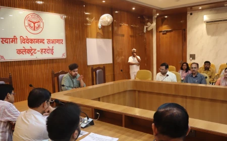 परिषदीय विद्यालयों में गुणवत्तापूर्ण शिक्षण सुनिश्चित करें, नियमित निरीक्षण करें बीईओ: अनुनय झा