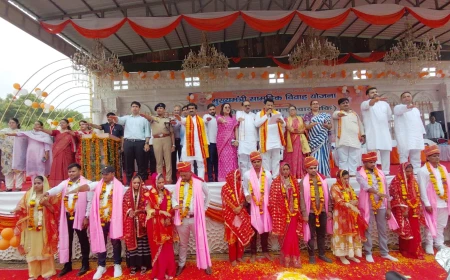 हाथरस में मुख्यमंत्री सामूहिक विवाह समारोह: 214 जोड़े बने जीवनसाथी, जनप्रतिनिधियों ने दिया आशीर्वाद
