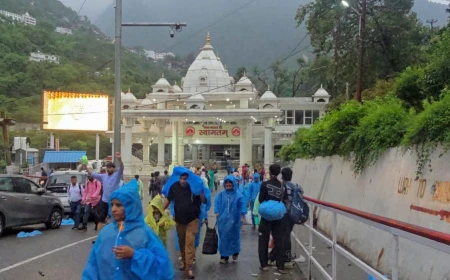 बारिश के बाद फिर शुरू हुई वैष्णो देवी और अमरनाथ यात्रा, श्रद्धालुओं में खुशी की लहर