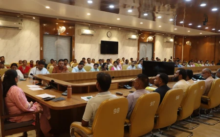 आयुष विभाग की समीक्षा बैठक में सीडीओ सख्त, चिकित्सालयों में बेहतर स्वास्थ्य सेवाएं सुनिश्चित करने के निर्देश