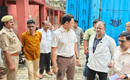 जिला महिला अस्पताल में गंदगी पर डीएम सख्त, सफाई एजेंसी को कारण बताओ नोटिस जारी करने के निर्देश