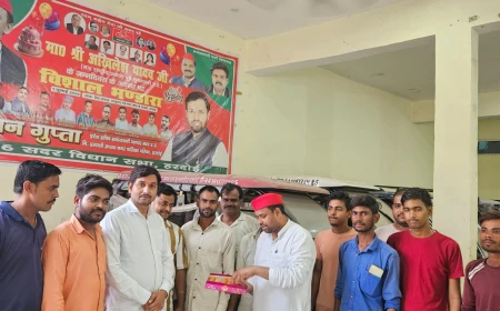 शिक्षा मंत्री के इस्तीफे पर हरदोई में सपा का जश्न, रामज्ञान गुप्ता बोले- 'झुक गई मोदी सरकार'