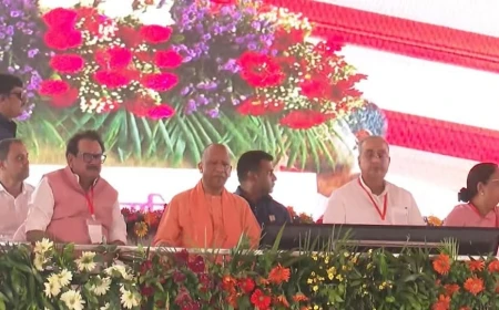 सीएम योगी आगरा पहुंचे, 421 करोड़ की विकास परियोजनाओं की देंगे सौगात; जनसभा को करेंगे संबोधित