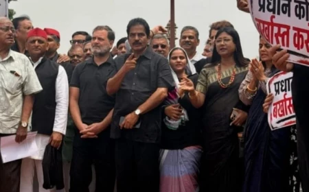 संसद में काले कपड़े पहनकर प्रदर्शन,16 मेट्रो स्टेशनों से आवाजाही पर प्रतिबंध