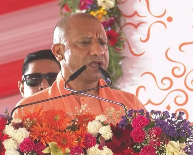योगी आदित्यनाथ का बड़ा एलान, आगरा में बनेगा इंटरनेशनल एयरपोर्ट; विपक्ष पर साधा निशाना
