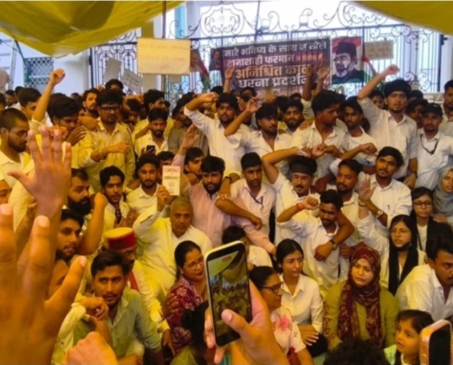 जौहर यूनिवर्सिटी दौरे के दौरान सपा में अंदरूनी कलह, इकरा हसन और आजम समर्थकों में धक्का-मुक्की