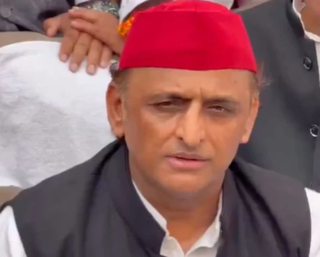 अखिलेश यादव बोले- शिक्षा मंत्री का इस्तीफा छात्रों के आंदोलन की पहली बड़ी जीत, 2027 में बदलाव का दावा