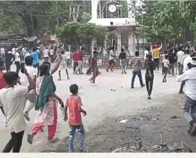 सीतामढ़ी में बवाल, प्रदर्शनकारियों पर लाठीचार्ज; बिहार बंद के बीच कई जिलों में तनाव, प्रधान के इस्तीफे पर जश्न