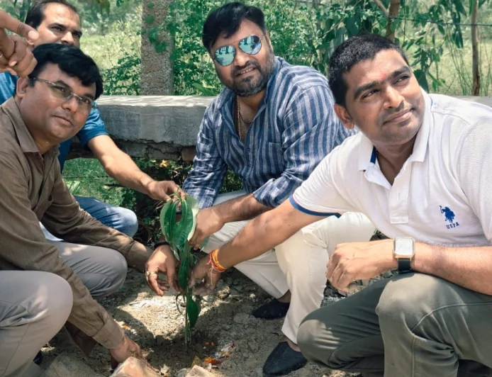 युवा नेता संचित अग्रवाल ने नौनिहालों के साथ किया पौधारोपण कर दिया पर्यावरण की रक्षा का संदेश