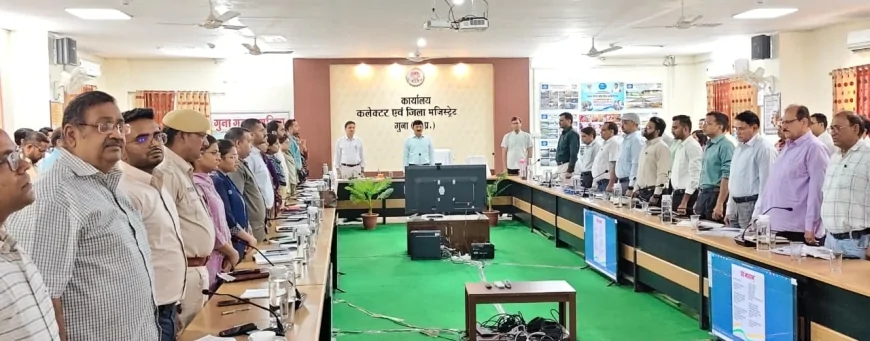 जुलाई के पहले कार्यदिवस पर कलेक्ट्रेट में गूंजा वंदे मातरम् और जन-गण-मन