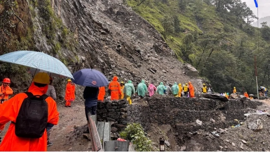 केदारनाथ यात्रा मार्ग पर भूस्खलन, मुनकटिया में पत्थर गिरने से आवाजाही रोकी गई