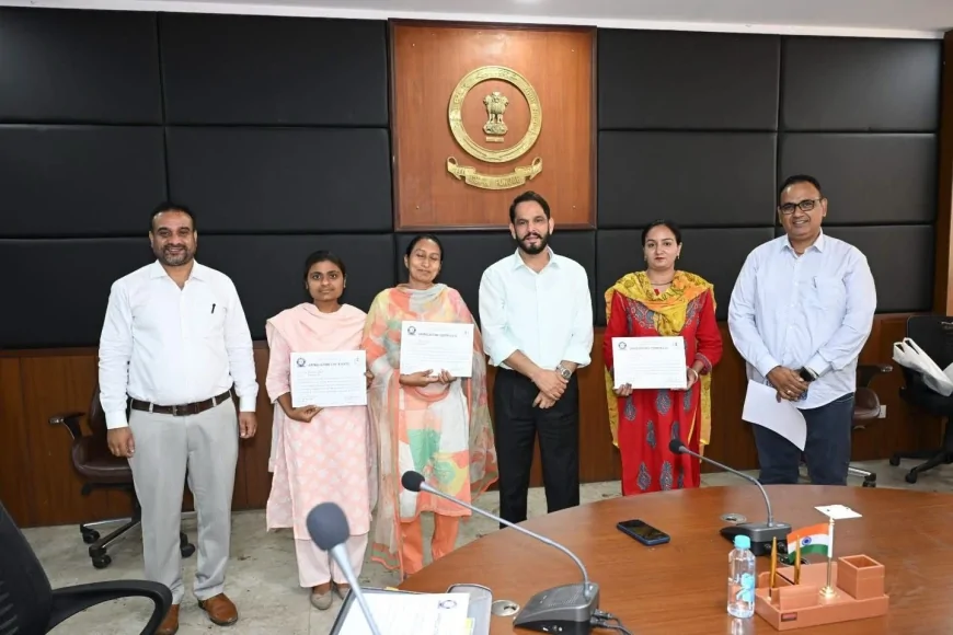 जनगणना 2027 का पहला चरण पूरा, डिप्टी कमिश्नर ने अधिकारियों/कर्मचारियों को प्रशंसा पत्र दिए