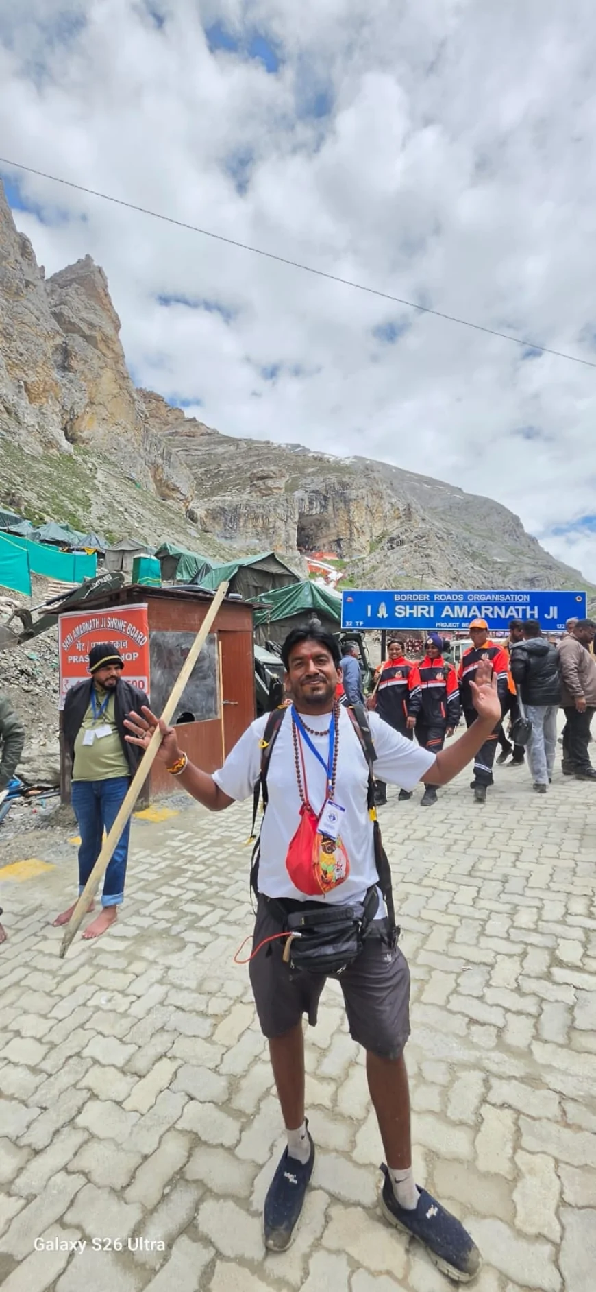 55 दिन, 1700 किमी पदयात्रा के बाद बाबा बर्फानी के दरबार पहुंचे दिनेश शर्मा 'स्नेही'