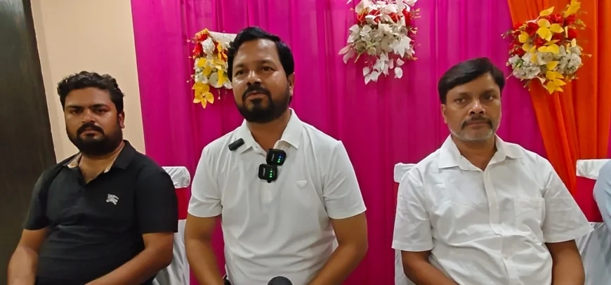 स्टिंग ऑपरेशन के आधार पर टिकट बिक्री की जांच की मांग, स्वराज वाहिनी ने चुनाव आयोग को सौंपा ज्ञापन