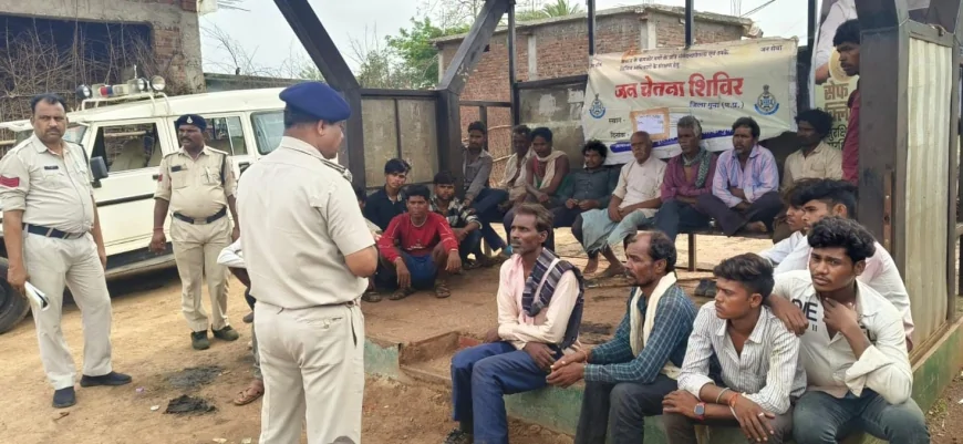 गुना पुलिस का जनजागरूकता अभियान: ग्रामीणों को साइबर सुरक्षा, कानून और नशामुक्ति का दिया संदेश