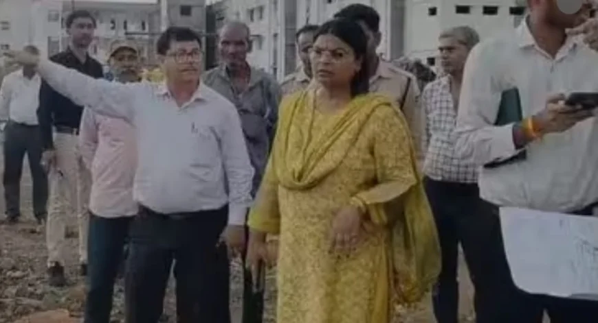"तुम्हारे पिताजी का स्कूल नहीं है..." SDM शिवानी पांडे ने प्राचार्य को सरेआम लगाई फटकार