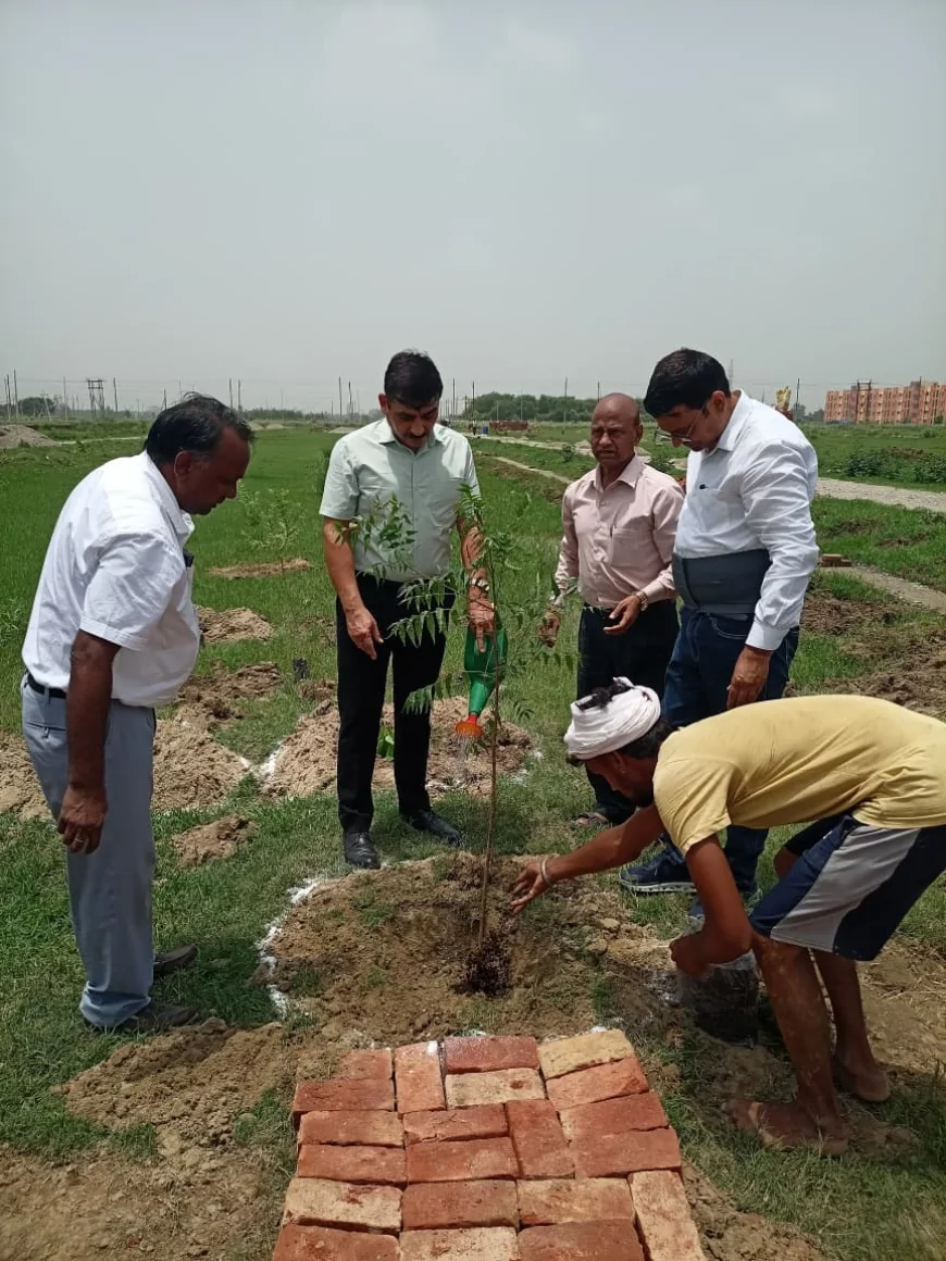 'मां के नाम एक पेड़' सबसे बड़ी श्रद्धांजलि: आवास आयुक्त डॉ. बलकार सिंह
