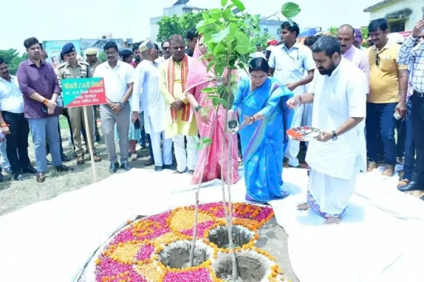 हरदोई में हरित क्रांति का नया अध्याय, वृक्षारोपण महाअभियान में लक्ष्य से अधिक 72.75 लाख पौधे रोपे