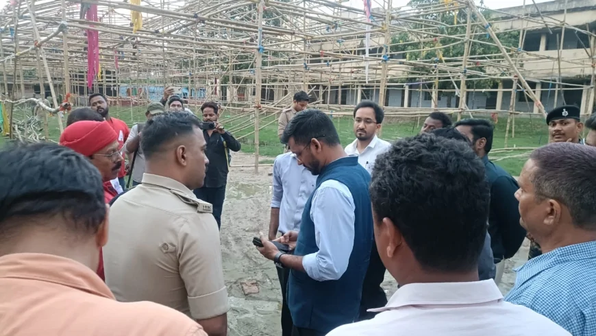 श्रावणी मेला की तैयारियों में जुटा जिला प्रशासन, डीएम ने बाबा गरीबनाथ मंदिर और कांवरिया पथ का किया निरीक्षण