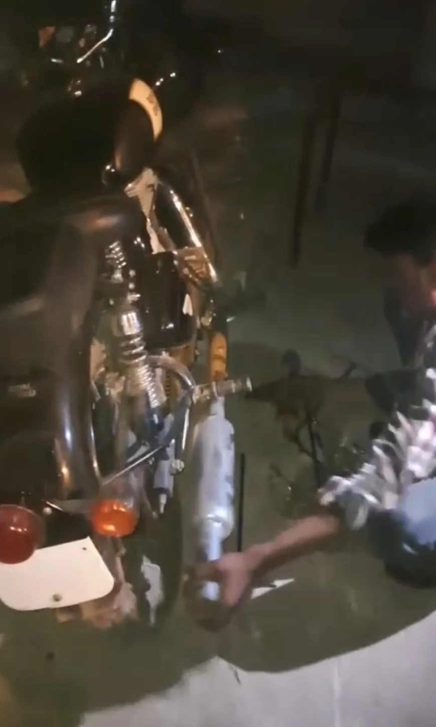 गुना पुलिस का एक्शन तेज: 7 दिन में 25 मॉडिफाइड साइलेंसर जब्त, 40 वाहनों पर ₹75 हजार का जुर्माना
