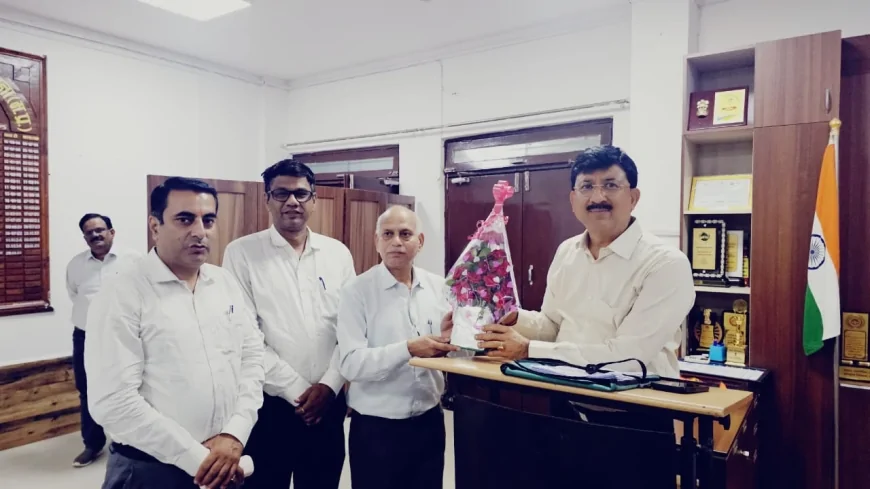 पदोन्नति उपरांत अभियोजन अधिकारियों ने कलेक्टर से की सौजन्य भेंट