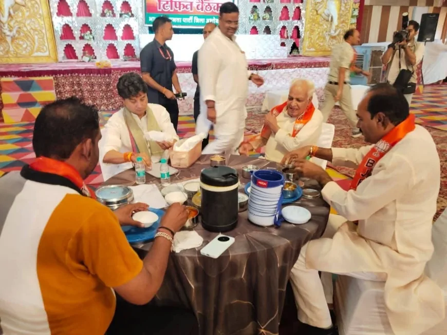 अशोकनगर में ज्योतिरादित्य सिंधिया की टिफिन बैठक, संगठन मजबूती पर हुआ मंथन