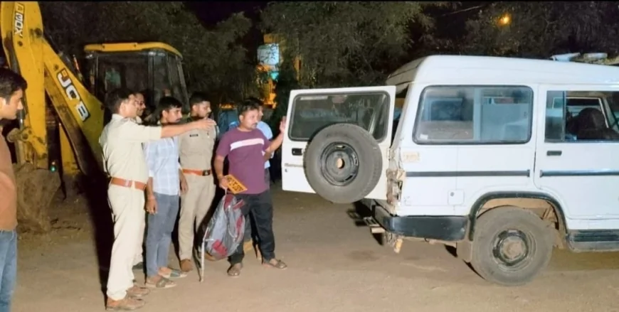 गुना हादसे में घायल वृद्ध की हालत नाजुक, भोपाल रेफर; तस्करों की कार का नंबर आया सामने