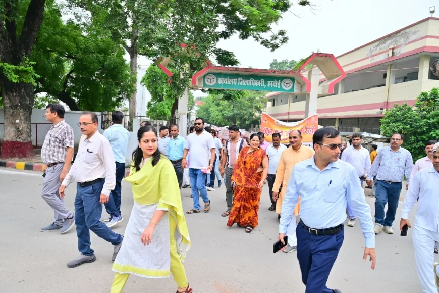 उत्साह और जनसहभागिता के साथ निकली स्कूल चलो अभियान-2026 की रैली