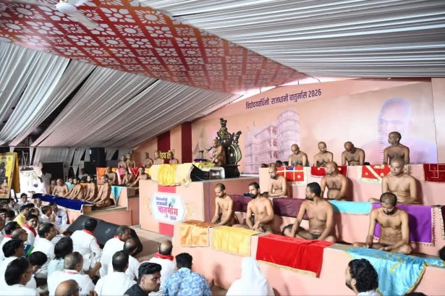 भोपाल पहुंचे जैन मुनि समय सागर जी महाराज, श्रद्धालुओं ने लिया आशीर्वाद