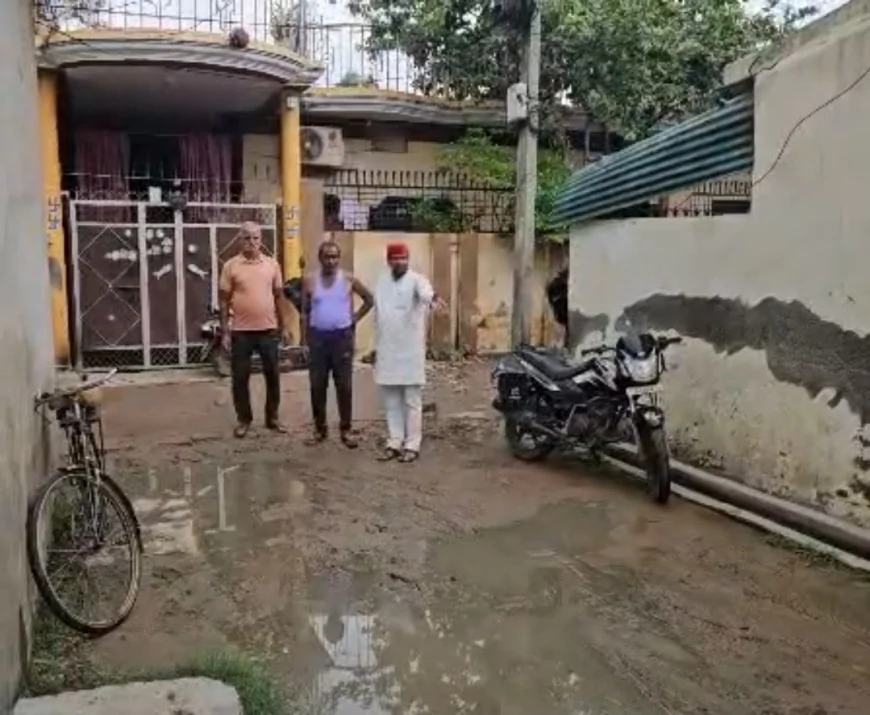 हरदोई की बदहाली का जिम्मेदार कौन? नघेटा पूर्वी की जर्जर गलियों को लेकर सपा नेता रामज्ञान गुप्ता ने उठाए सवाल