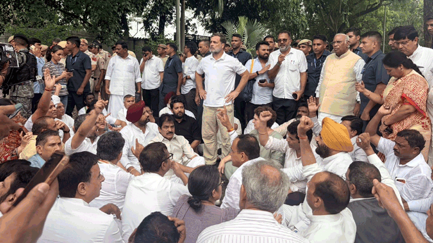 राहुल गांधी के नेतृत्व में कांग्रेस का प्रदर्शन, हिरासत के बीच सरकार पर साधा निशाना; आप ने भी उठाए सवाल