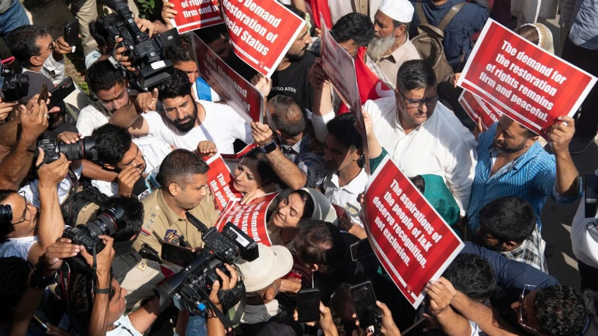 अनुच्छेद 370 हटने के सात साल: राज्य का दर्जा बहाल करने की मांग तेज, सियासी बयानबाजी हुई तेज