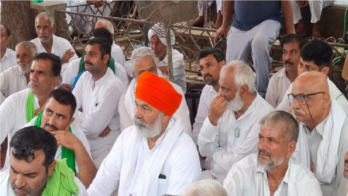 हिसार जीवन हत्याकांड: लघु सचिवालय धरने पर पहुंचे राकेश टिकैत, पीड़ित परिवार के समर्थन में उठाई आवाज