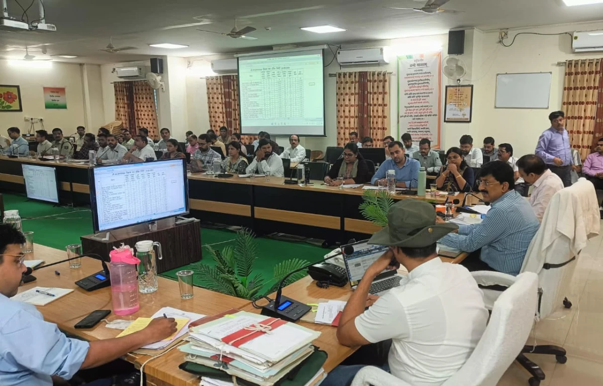बारिश को लेकर सभी विभाग अलर्ट रहें, मैदानी अमला लगातार फील्ड विजिट करे : कलेक्टर