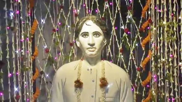 मुजफ्फरपुर में शहीद खुदीराम बोस को भावभीनी श्रद्धांजलि, सुबह 4:30 बजे परिजनों और अधिकारियों ने किया नमन