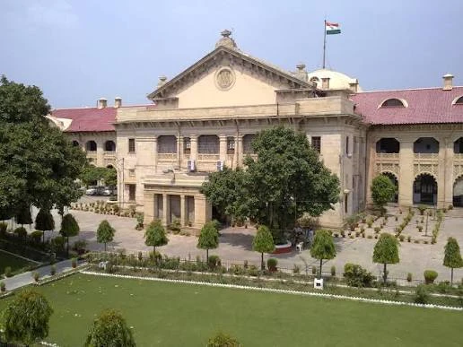 स्कूल जाने के लिए 5 किमी पैदल चलने को मजबूर 200 बच्चे, हाईकोर्ट ने लगाई फटकार; सरकार से मांगा जवाब
